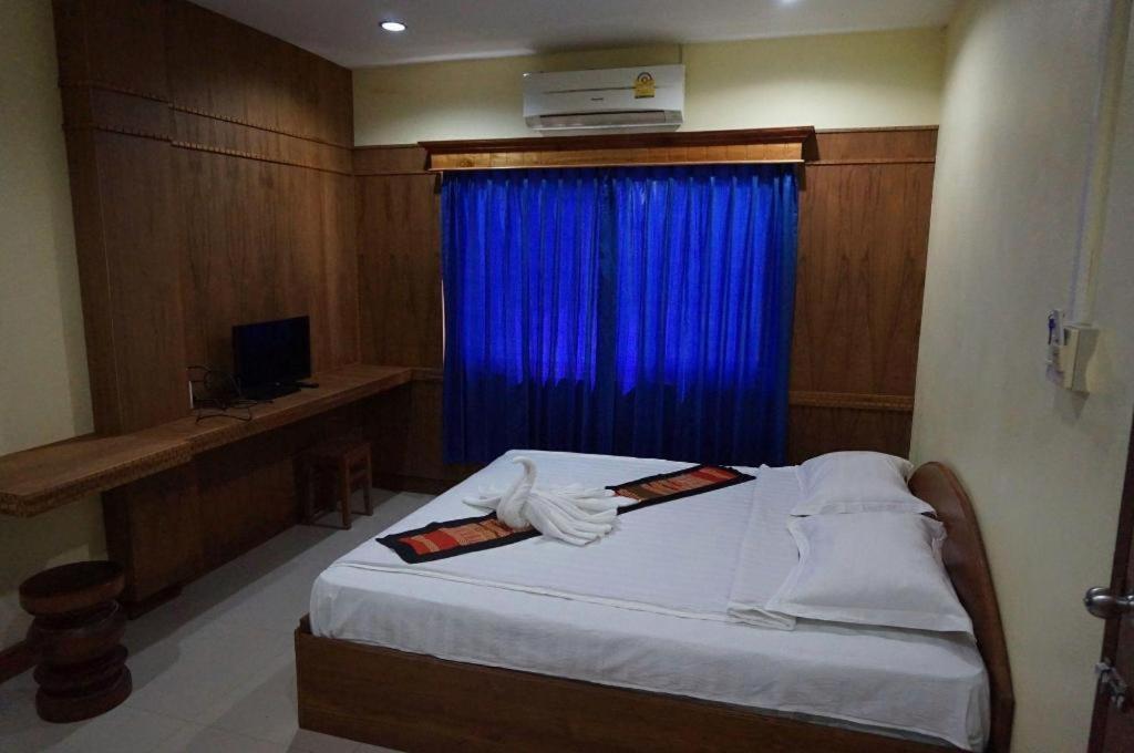 Lankham Hotel Pakse Exterior foto