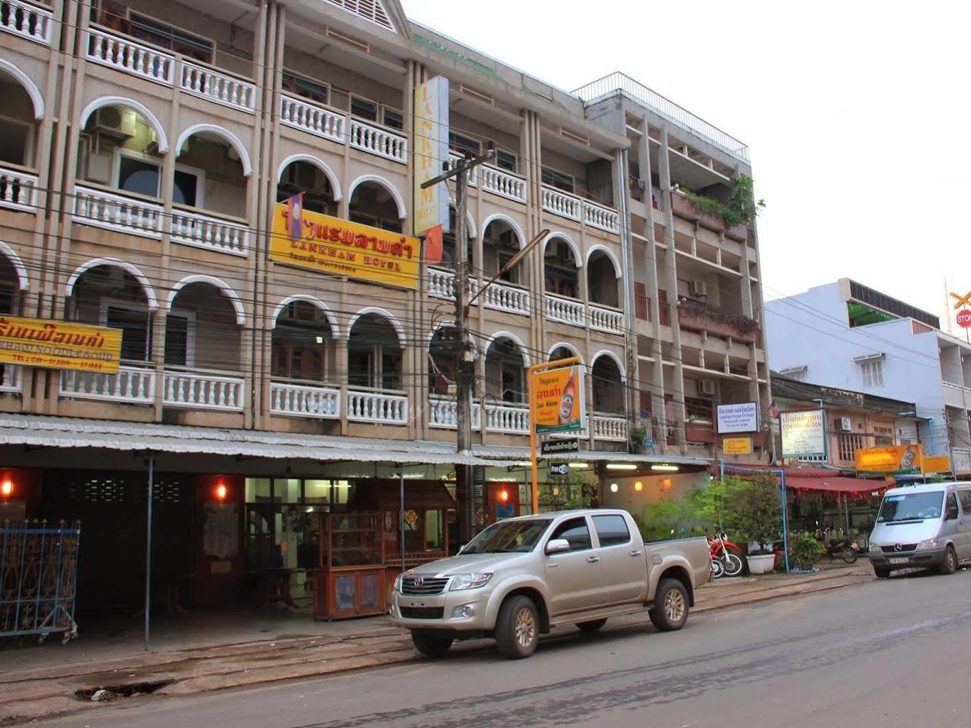 Lankham Hotel Pakse Exterior foto